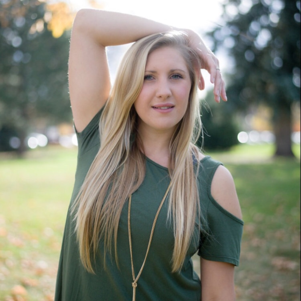 Meet your Posher, Claire!